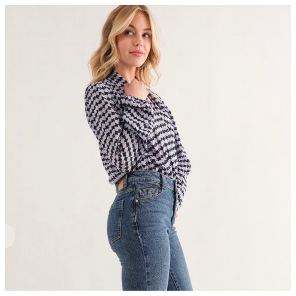 31 Chic Houndstooth V-Neck Wrap Bodysuit - Picture 4 of 6